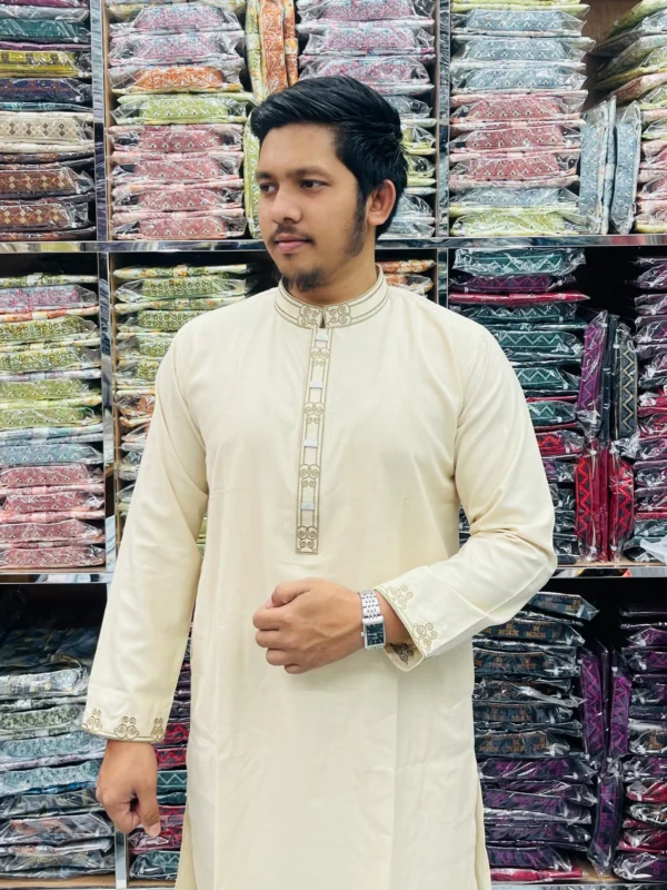 RS- Code : 102 (Cream)